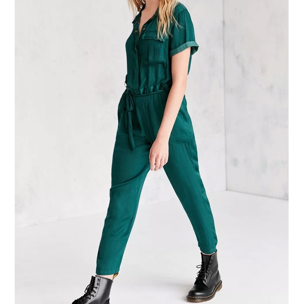 COPY - BDG Piper Green Satin Coverall Jumpsuit
Sold Out